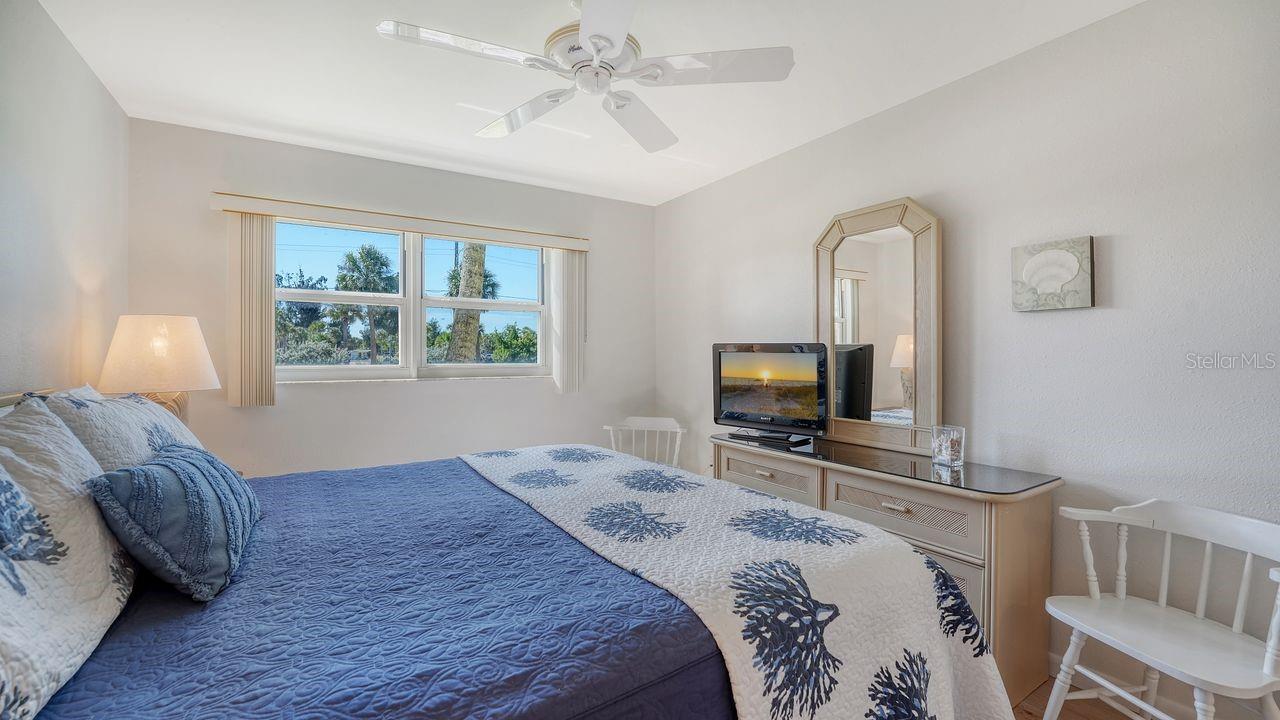 Image 24 of 70 For 925 Beach Road 109