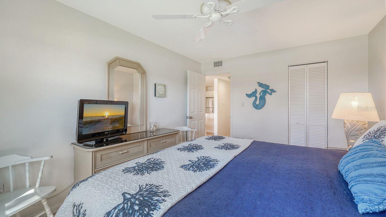 Image 26 of 70 For 925 Beach Road 109