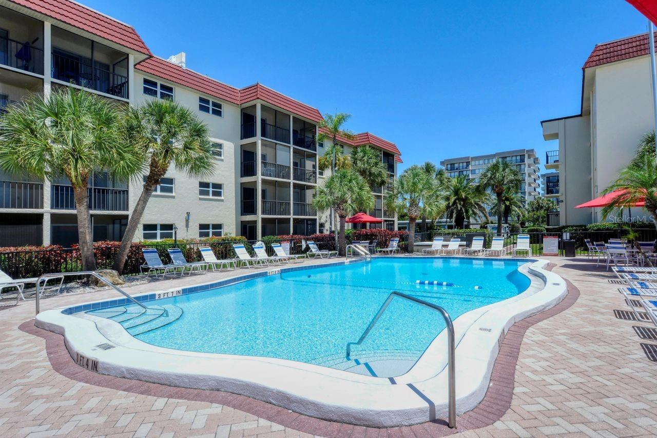 Image 42 of 70 For 925 Beach Road 109