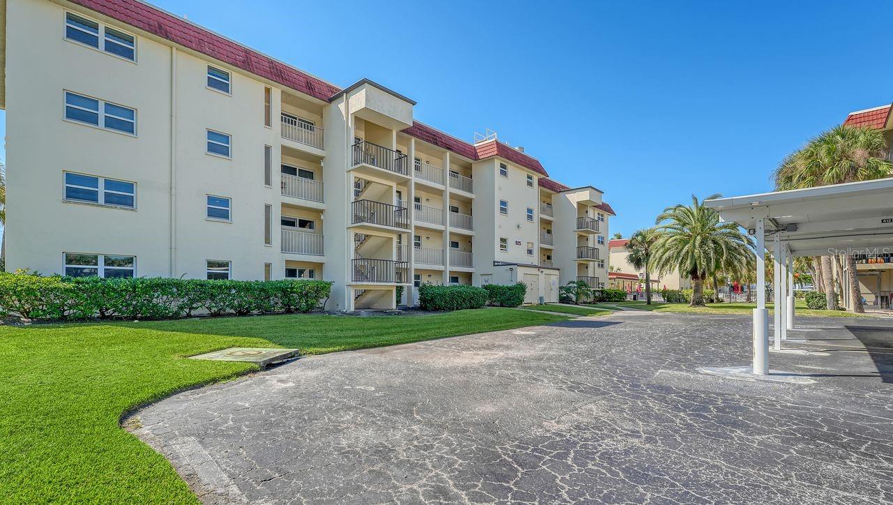 Image 5 of 70 For 925 Beach Road 109