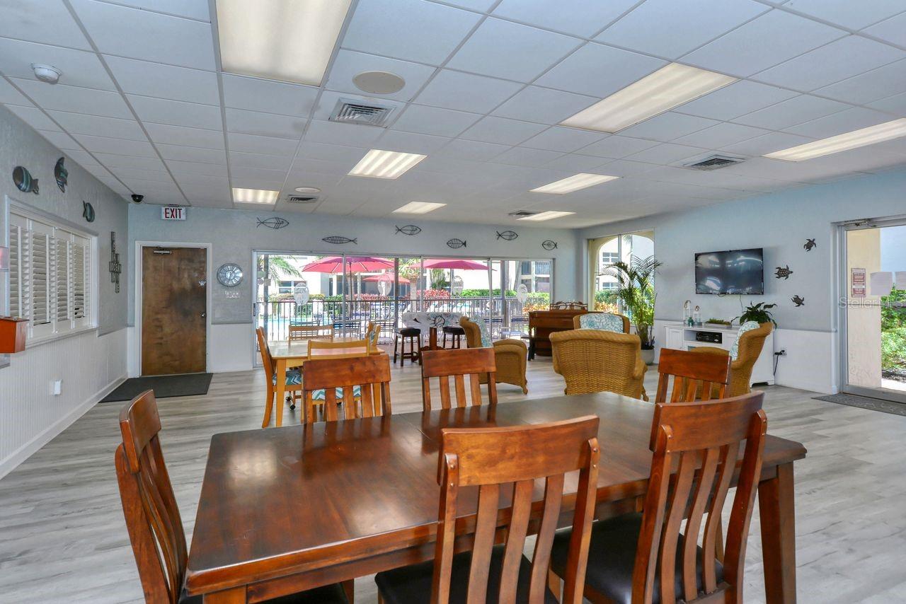 Image 54 of 70 For 925 Beach Road 109