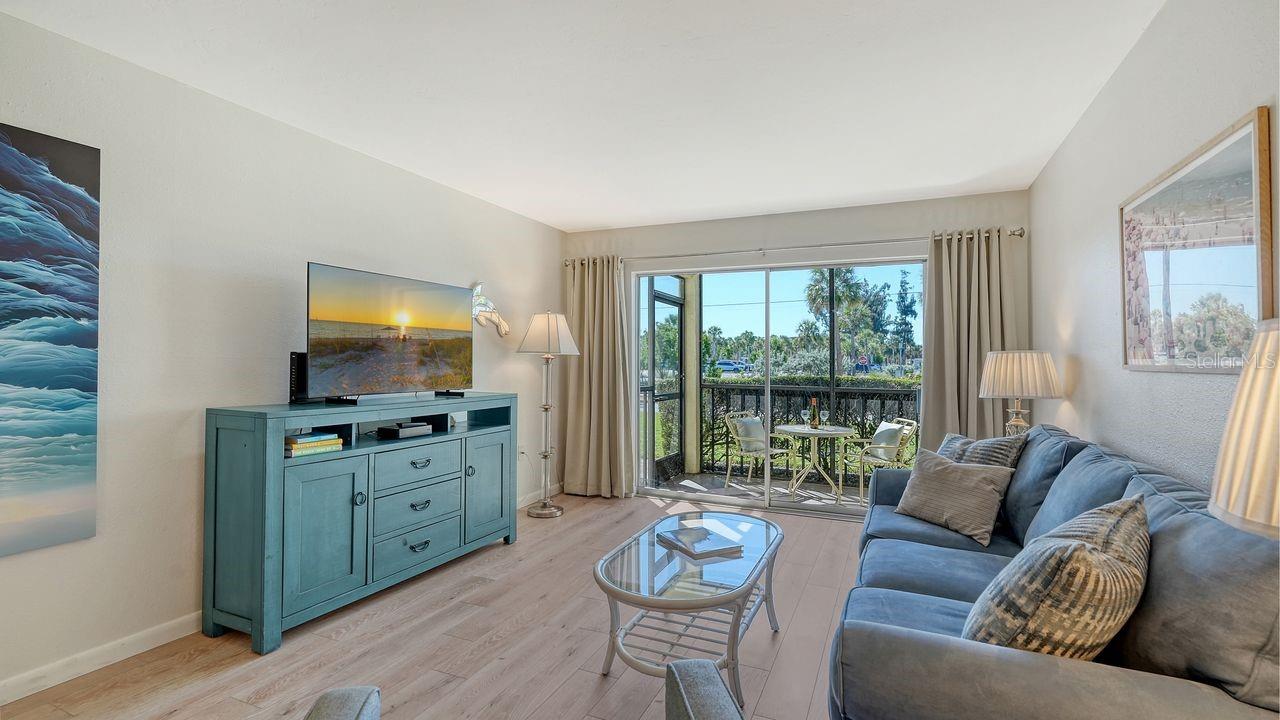 Image 8 of 70 For 925 Beach Road 109