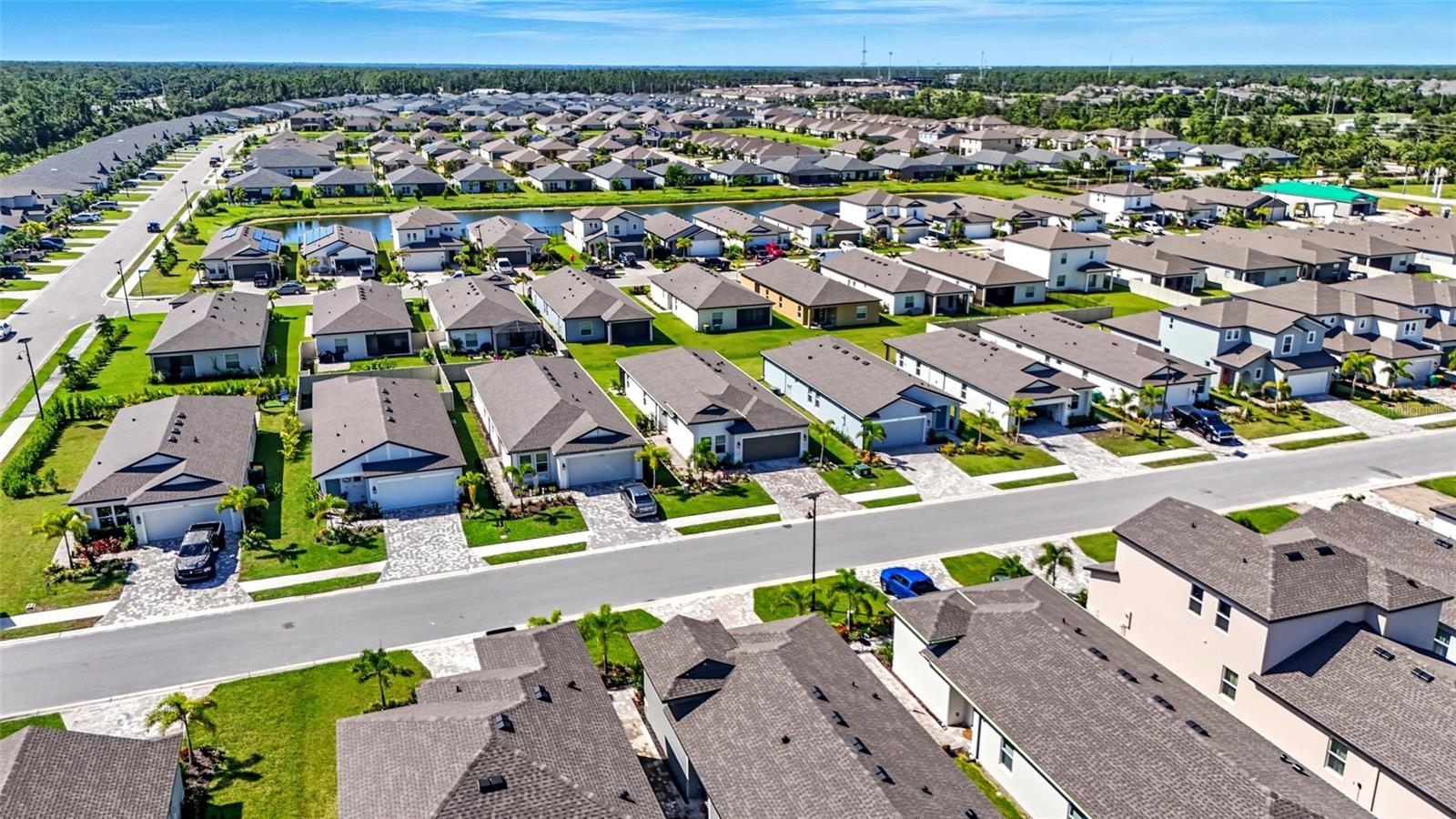 Image 4 of 49 For 16887 Fiesta Drive