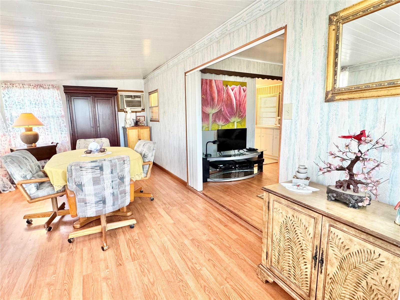 Image 2 of 34 For 130 Patricia Avenue 63