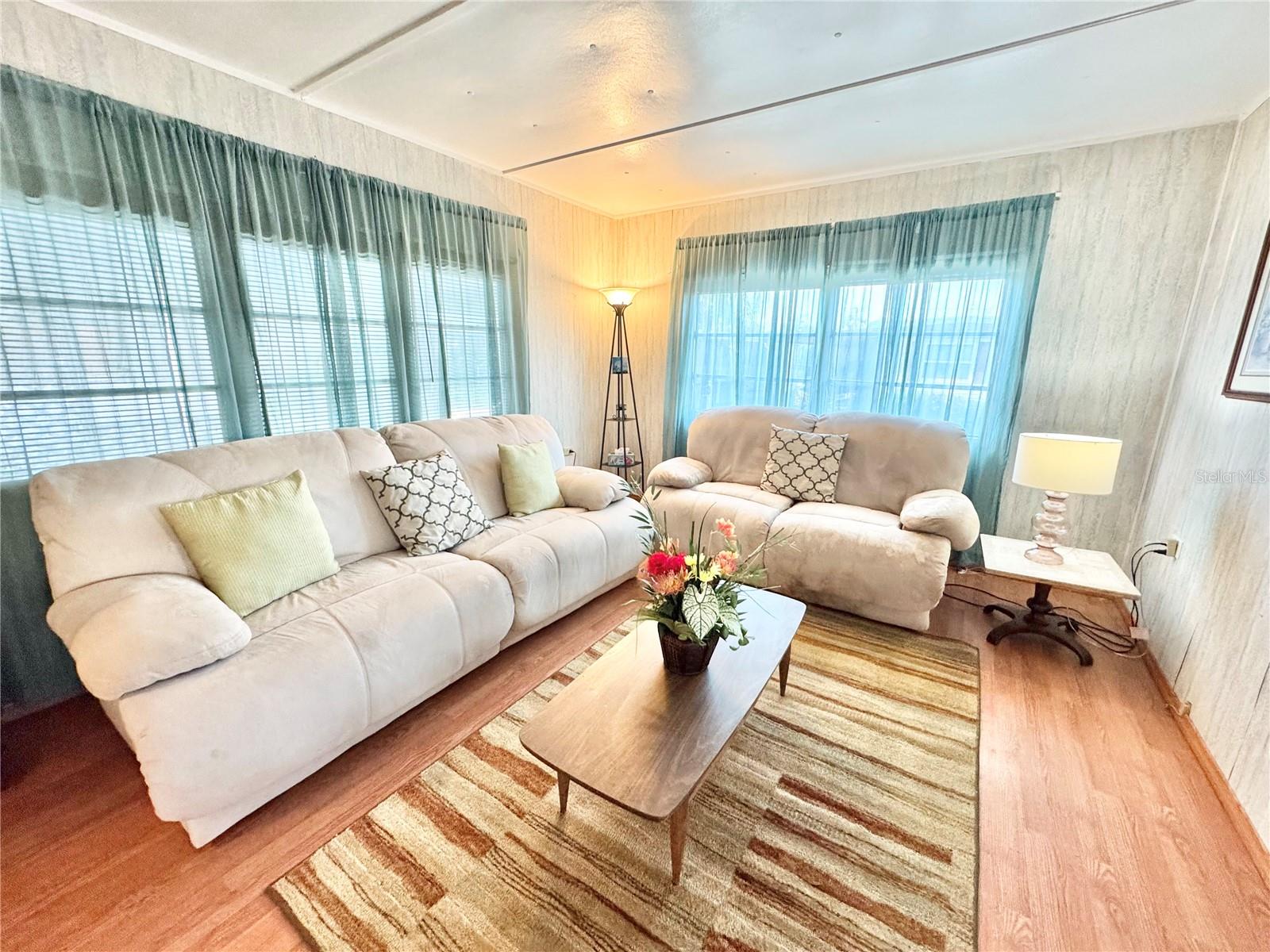 Image 6 of 34 For 130 Patricia Avenue 63