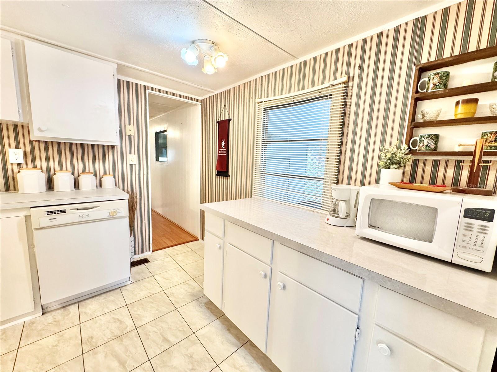 Image 7 of 34 For 130 Patricia Avenue 63