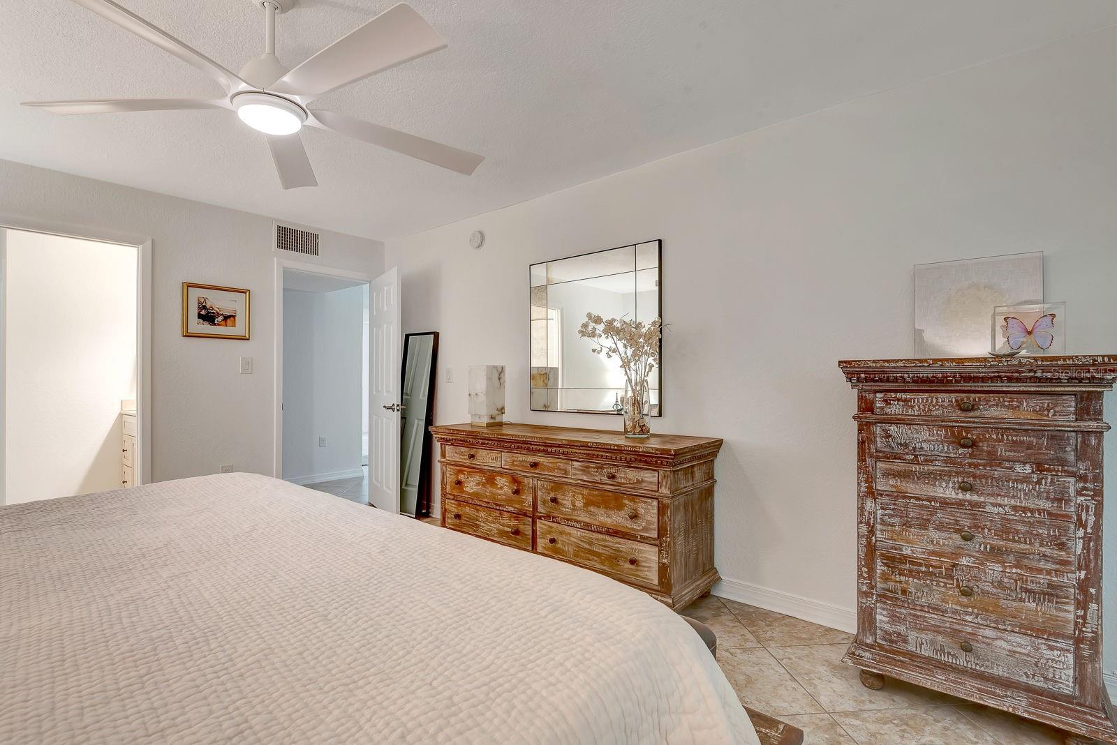 Image 18 of 47 For 122 Pinehurst Drive 122