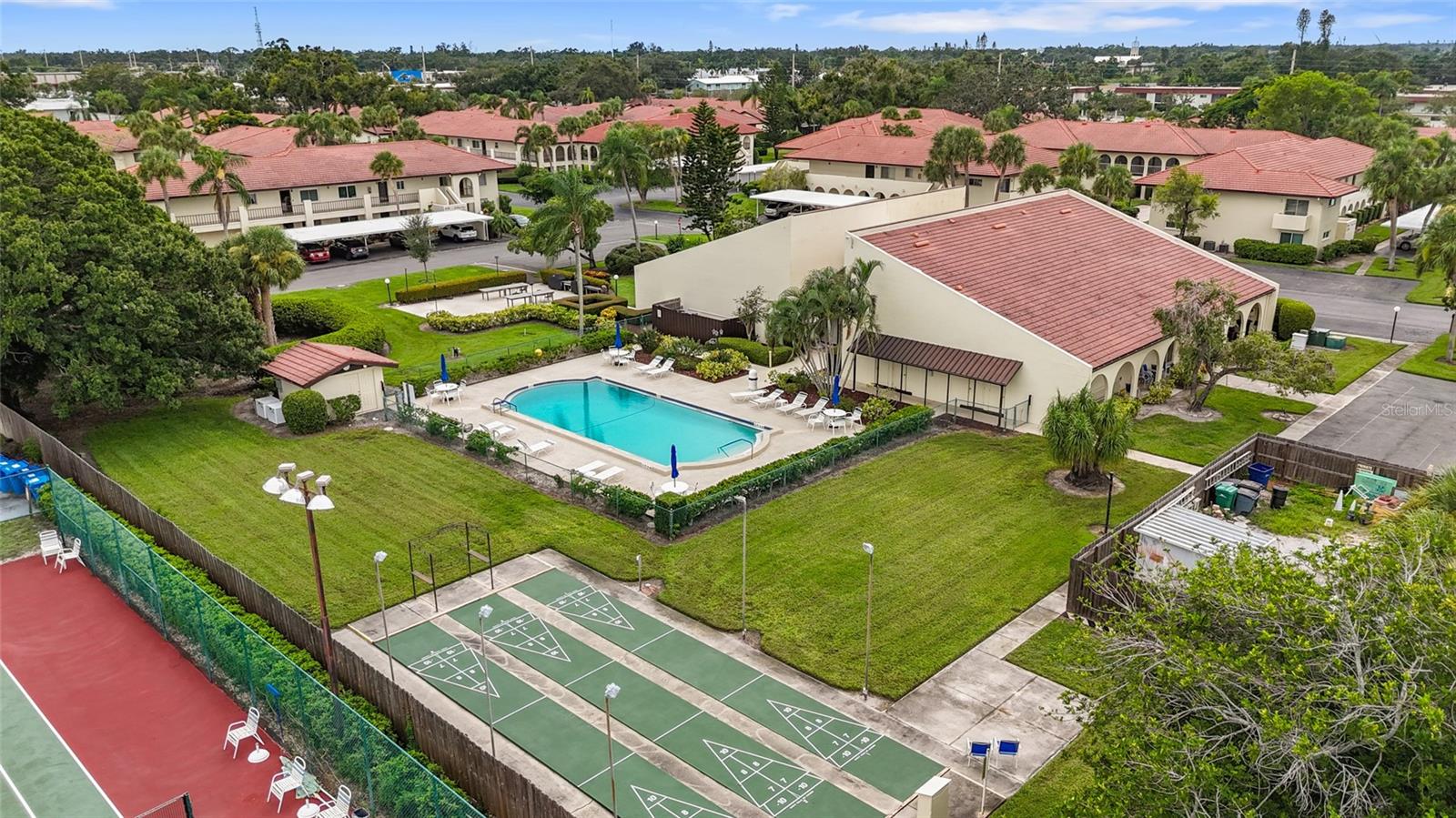 Image 28 of 37 For 3880 El Poinier Court 8702