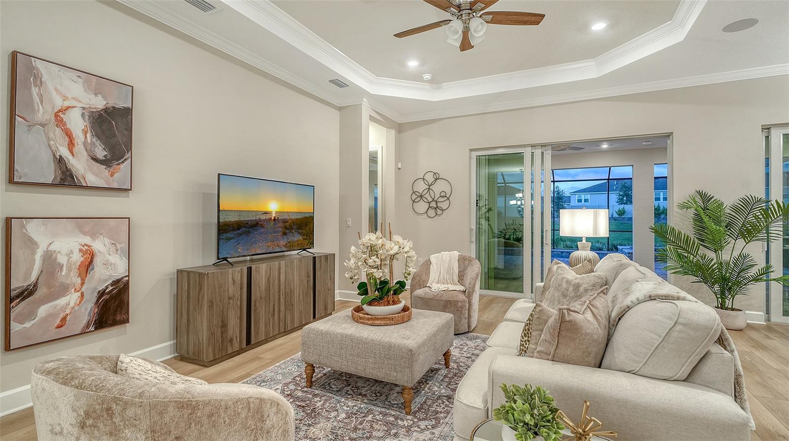 Image 11 of 90 For 16423 Isola Place