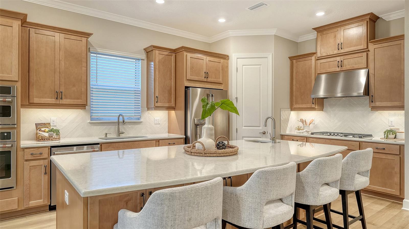Image 15 of 90 For 16423 Isola Place