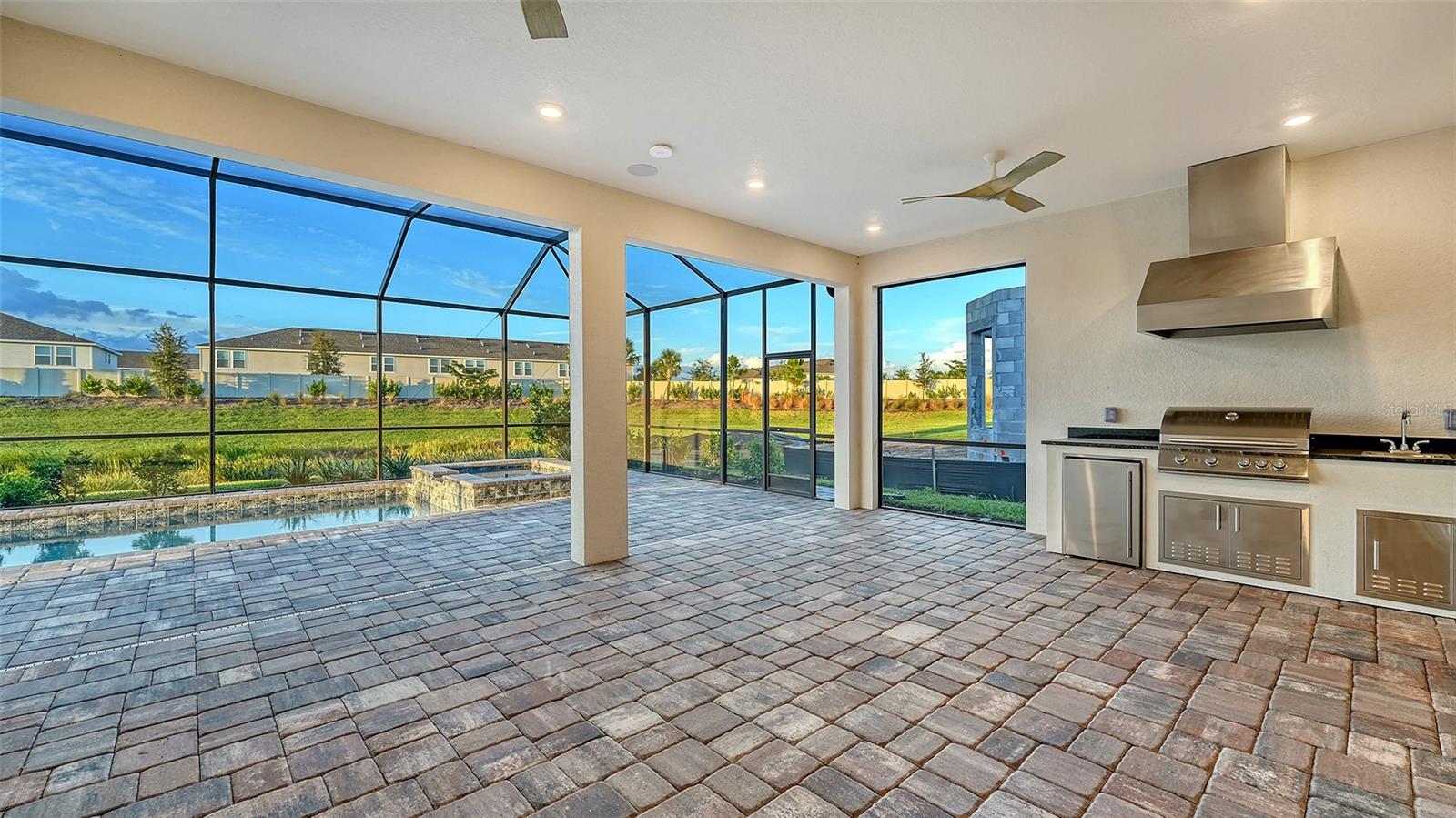 Image 24 of 90 For 16423 Isola Place