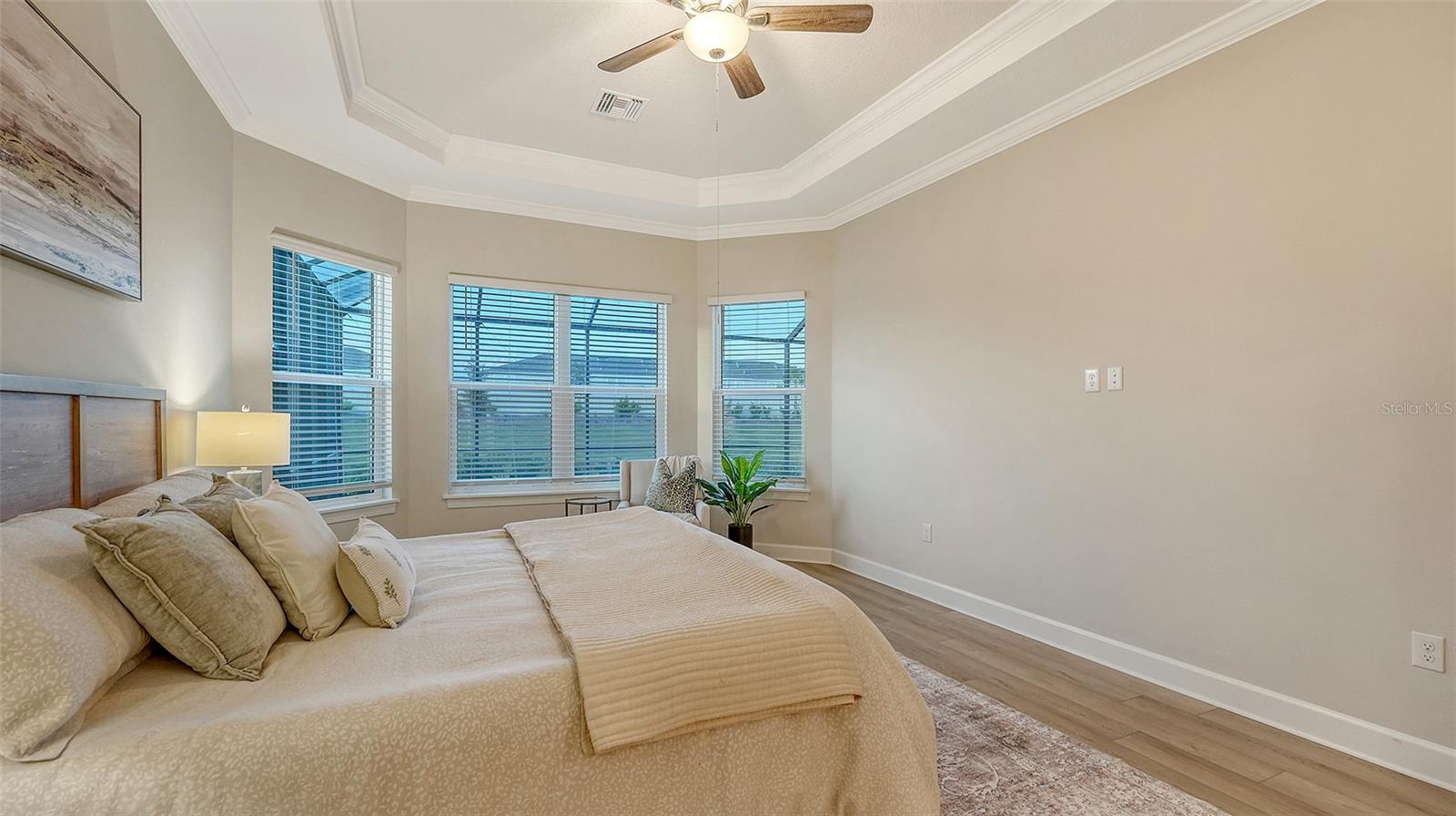 Image 28 of 90 For 16423 Isola Place