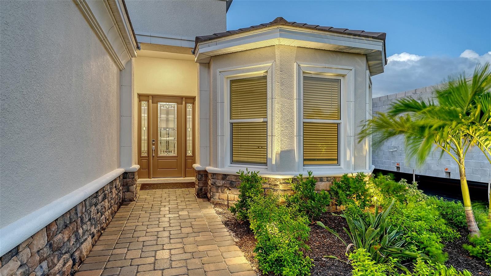 Image 3 of 90 For 16423 Isola Place