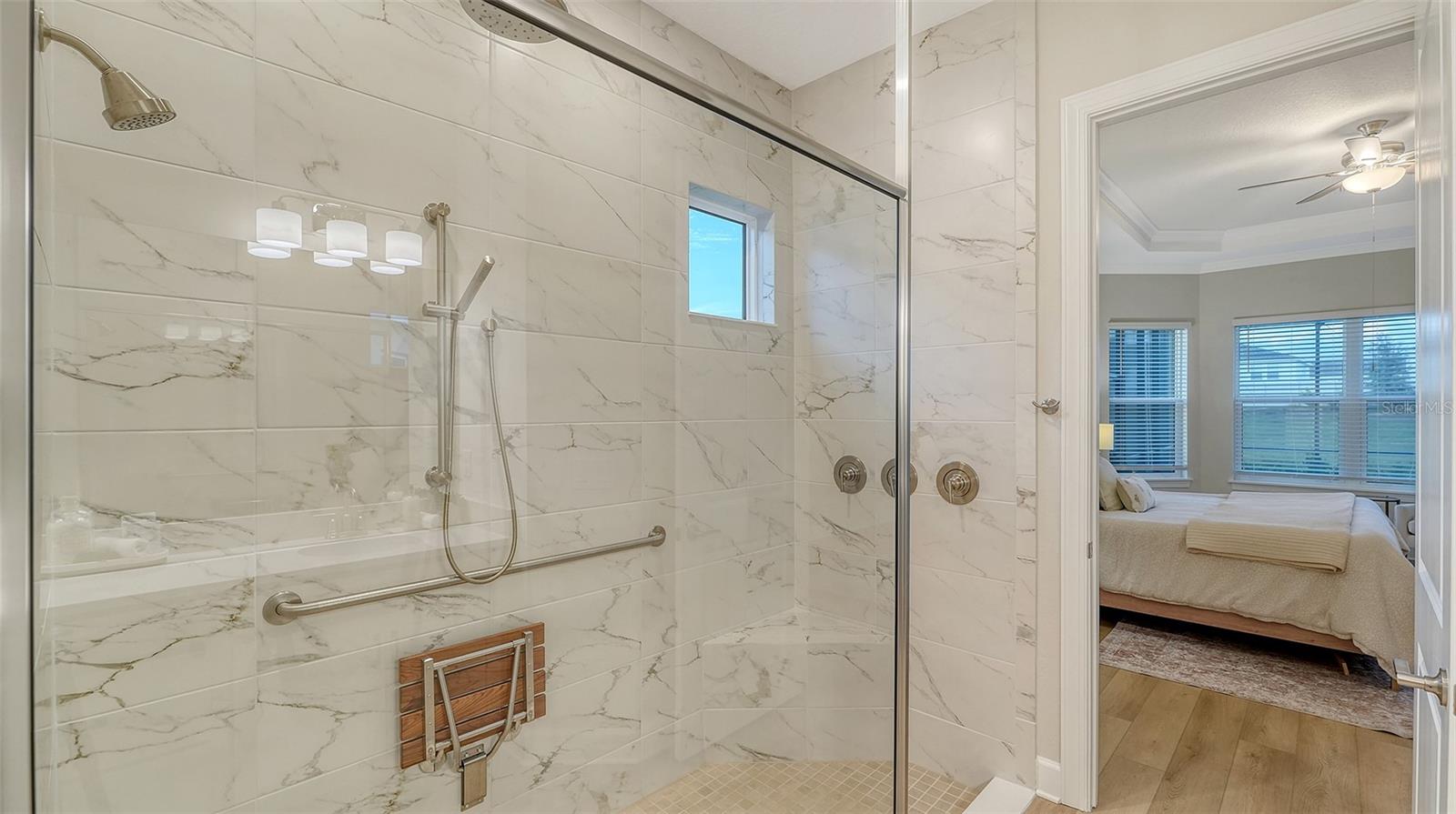 Image 33 of 90 For 16423 Isola Place