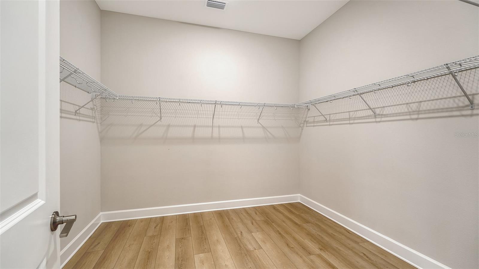 Image 34 of 90 For 16423 Isola Place