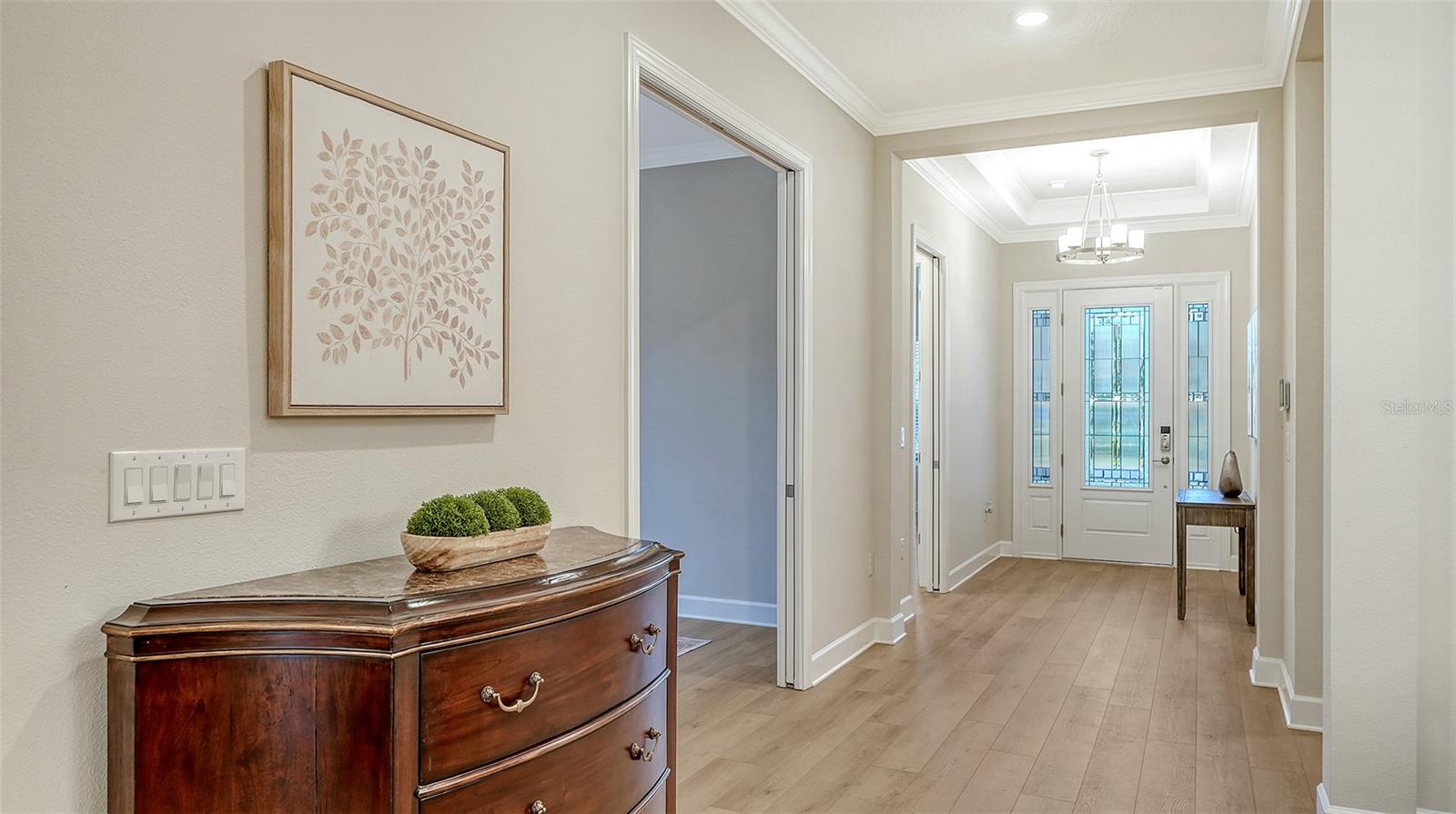 Image 7 of 90 For 16423 Isola Place