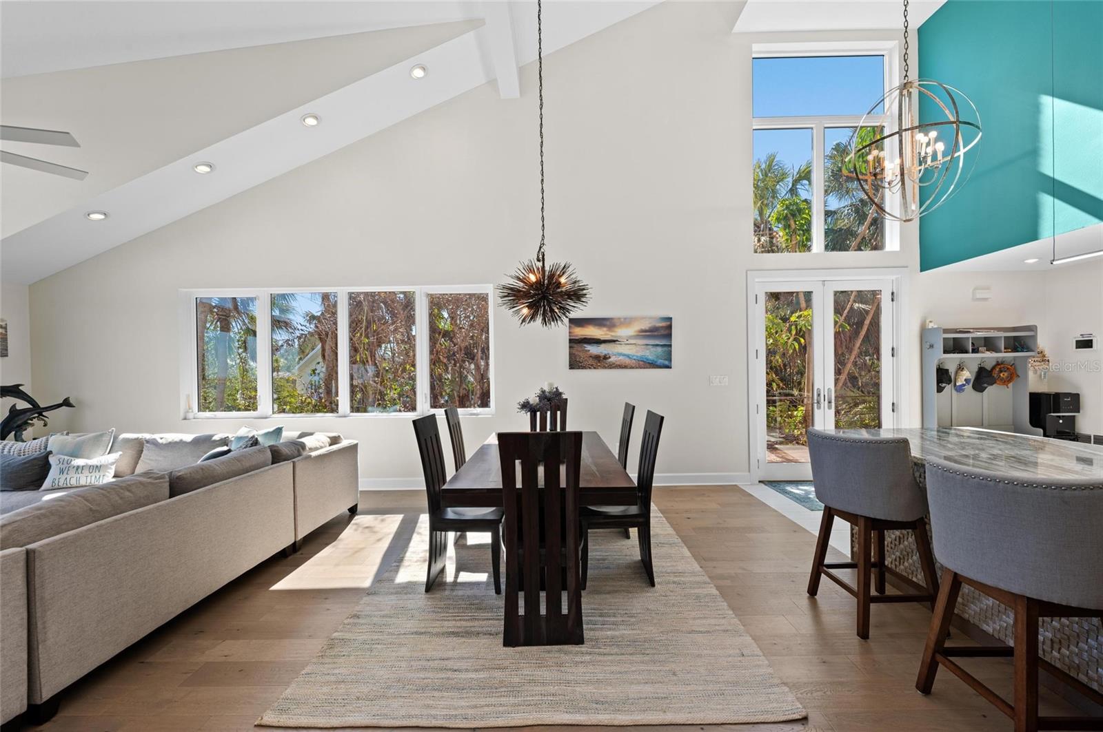 Image 18 of 87 For 140 Casey Key Road