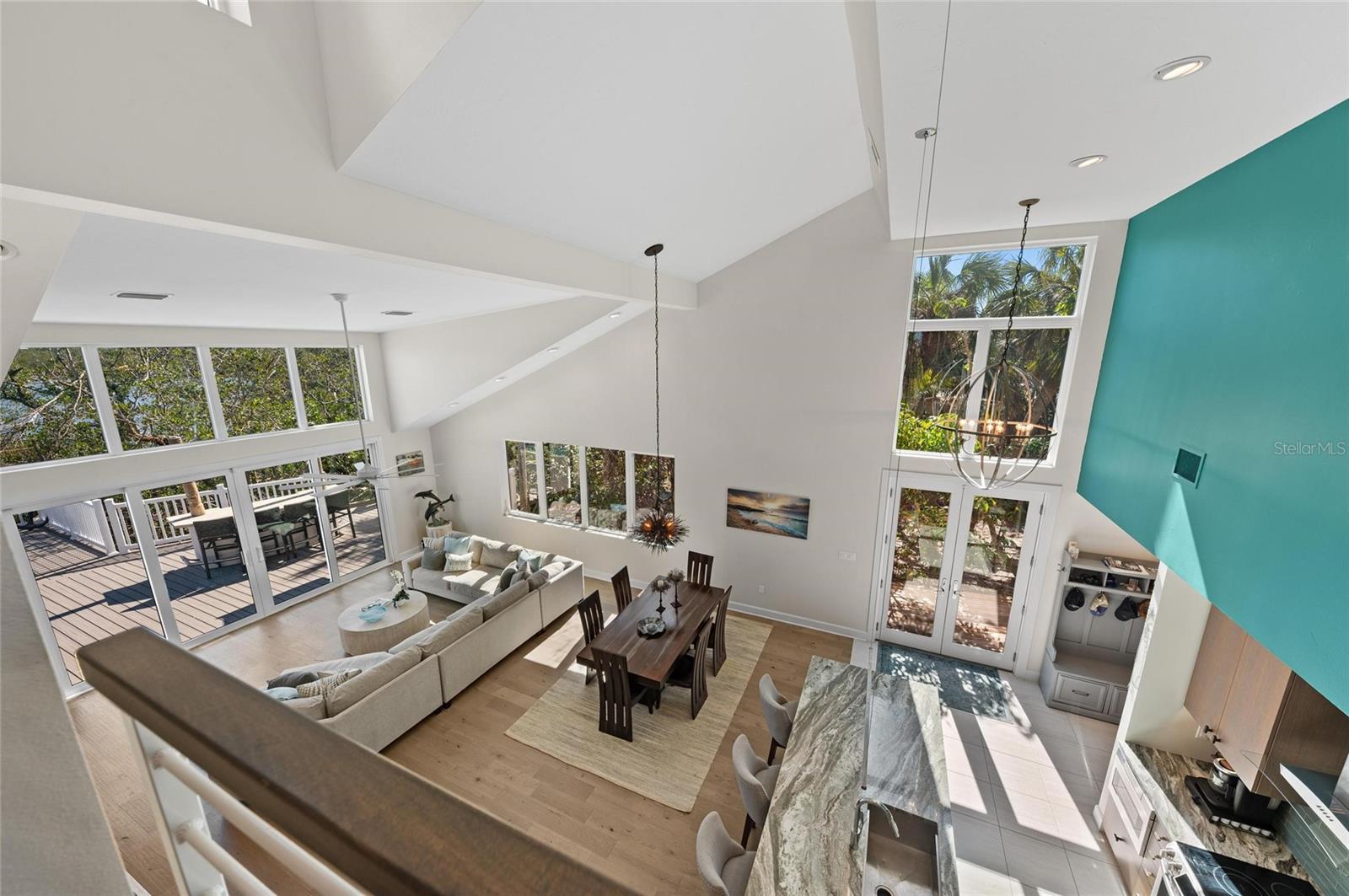 Image 22 of 87 For 140 Casey Key Road