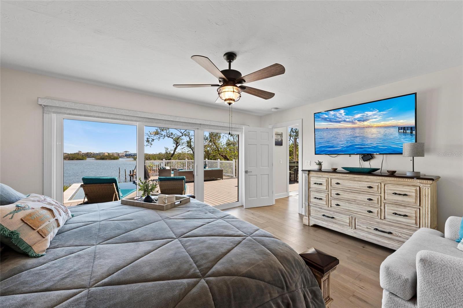 Image 23 of 87 For 140 Casey Key Road