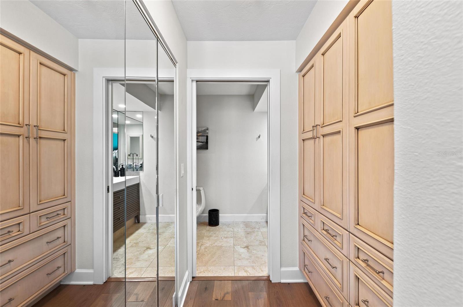 Image 26 of 87 For 140 Casey Key Road