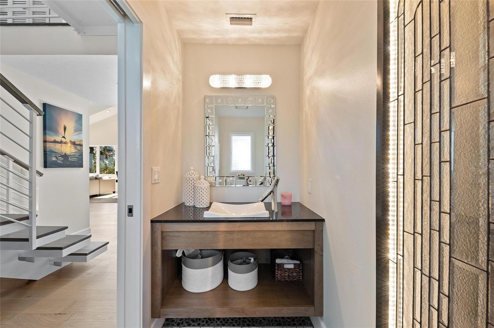 Image 31 of 87 For 140 Casey Key Road