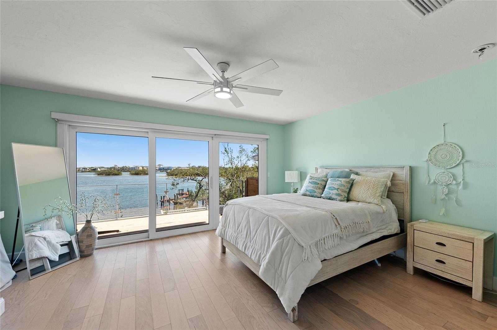 Image 36 of 87 For 140 Casey Key Road