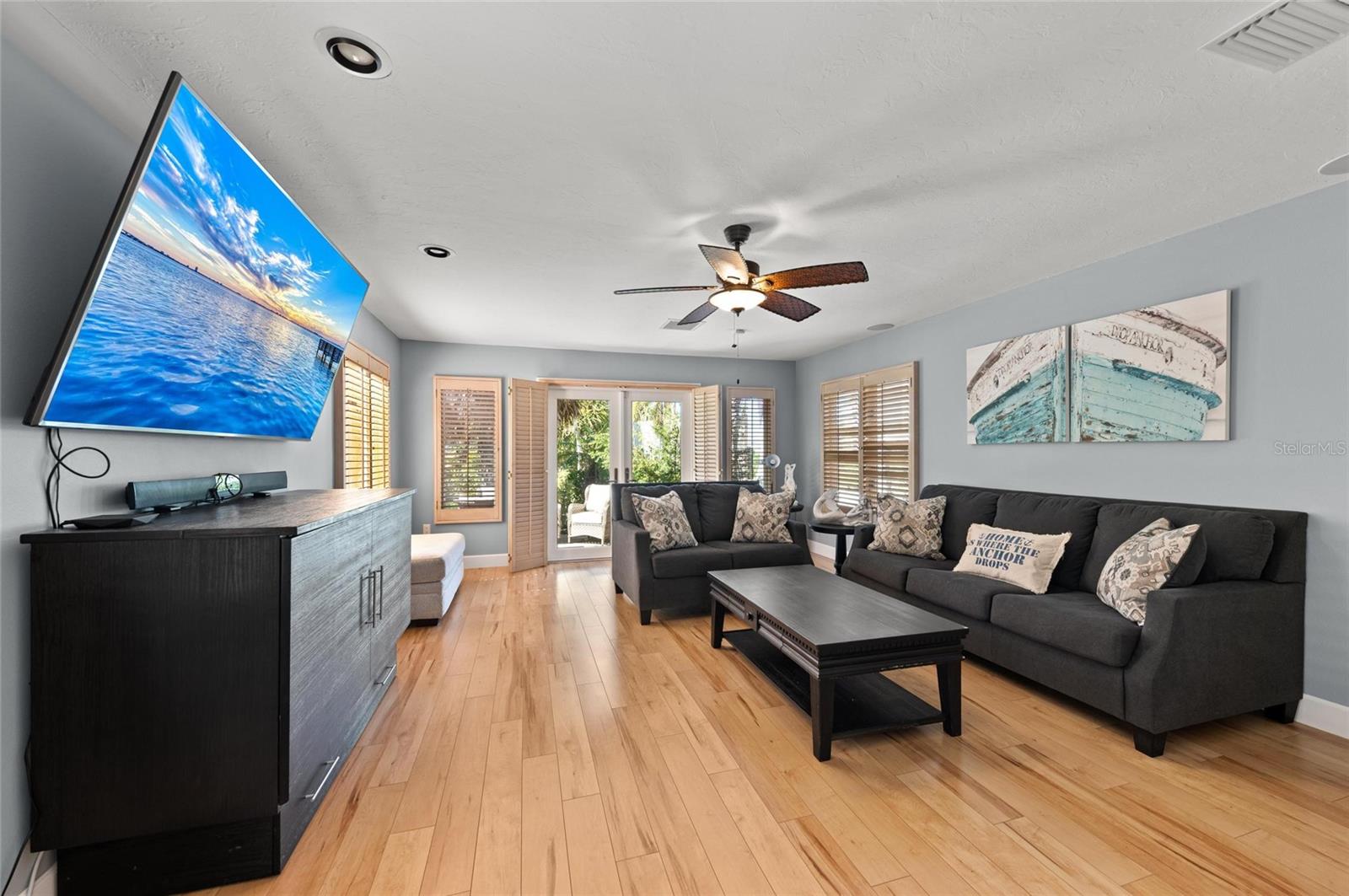 Image 38 of 87 For 140 Casey Key Road