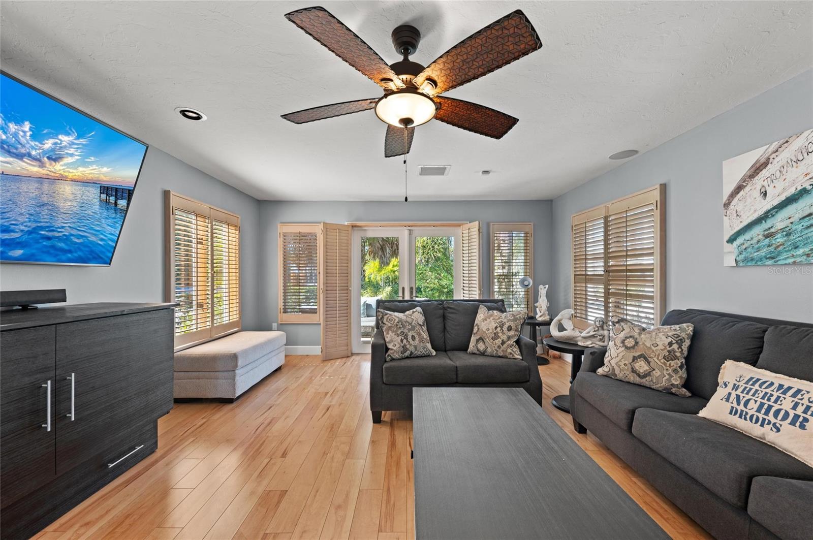 Image 41 of 87 For 140 Casey Key Road