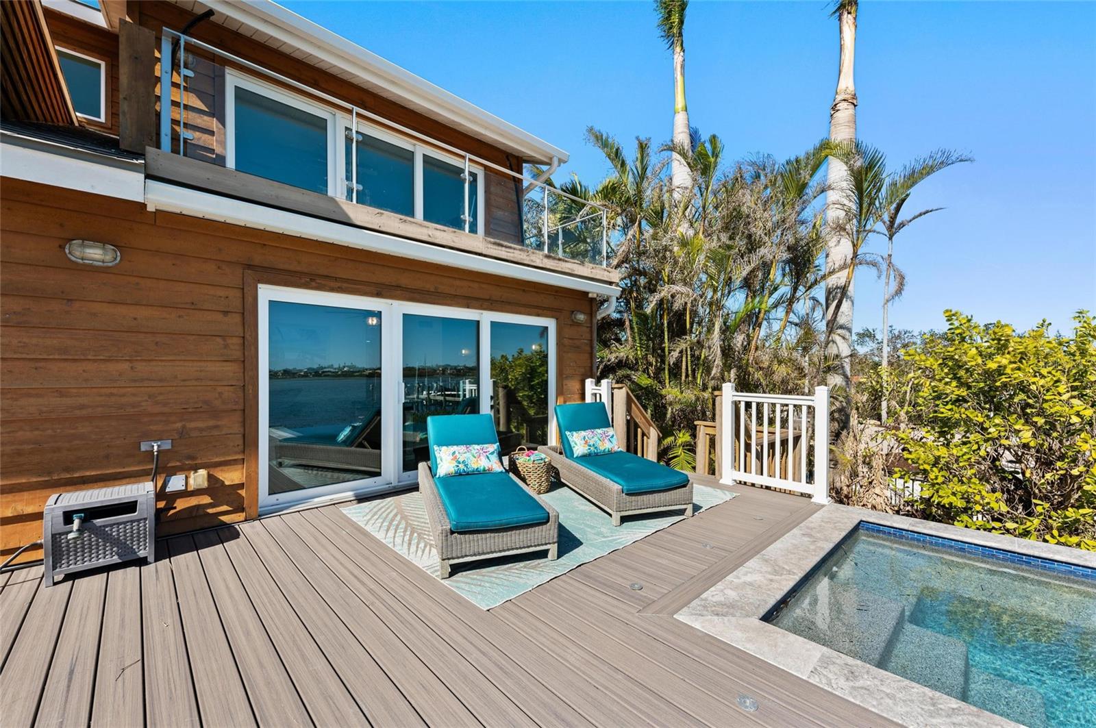 Image 43 of 87 For 140 Casey Key Road