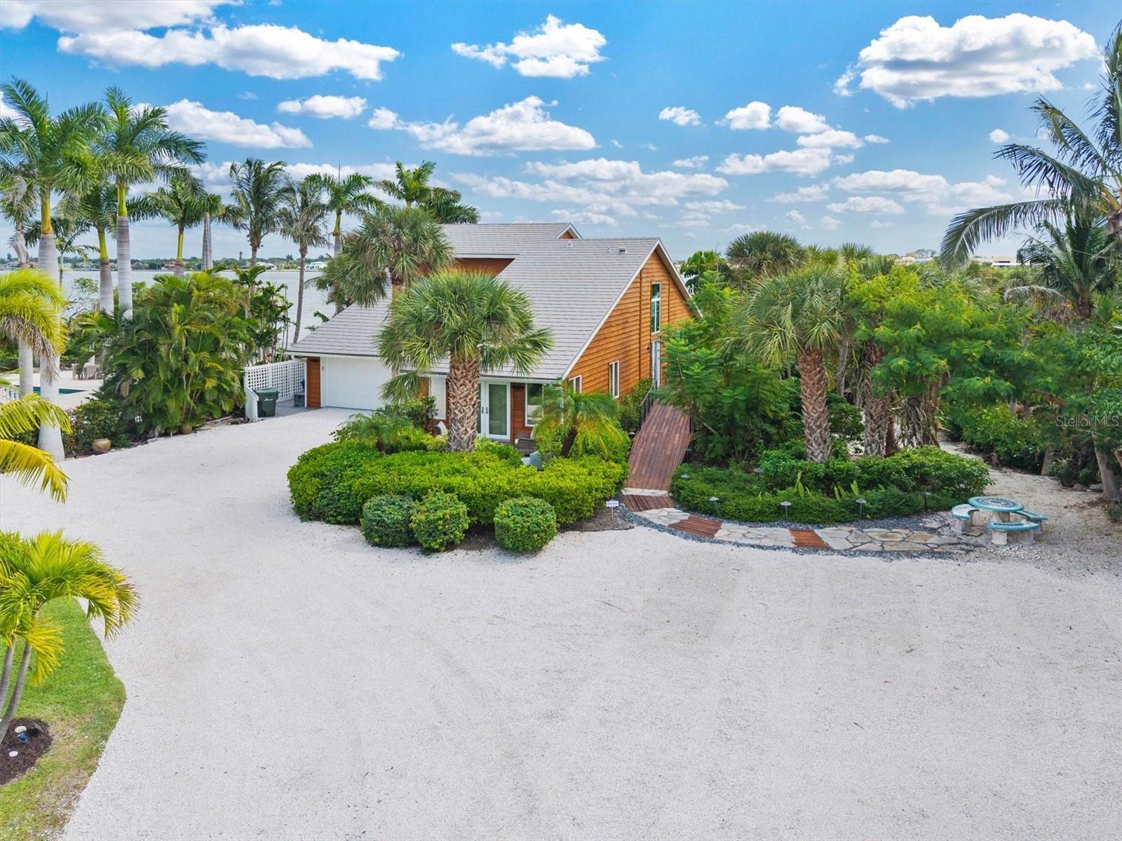 Image 65 of 87 For 140 Casey Key Road