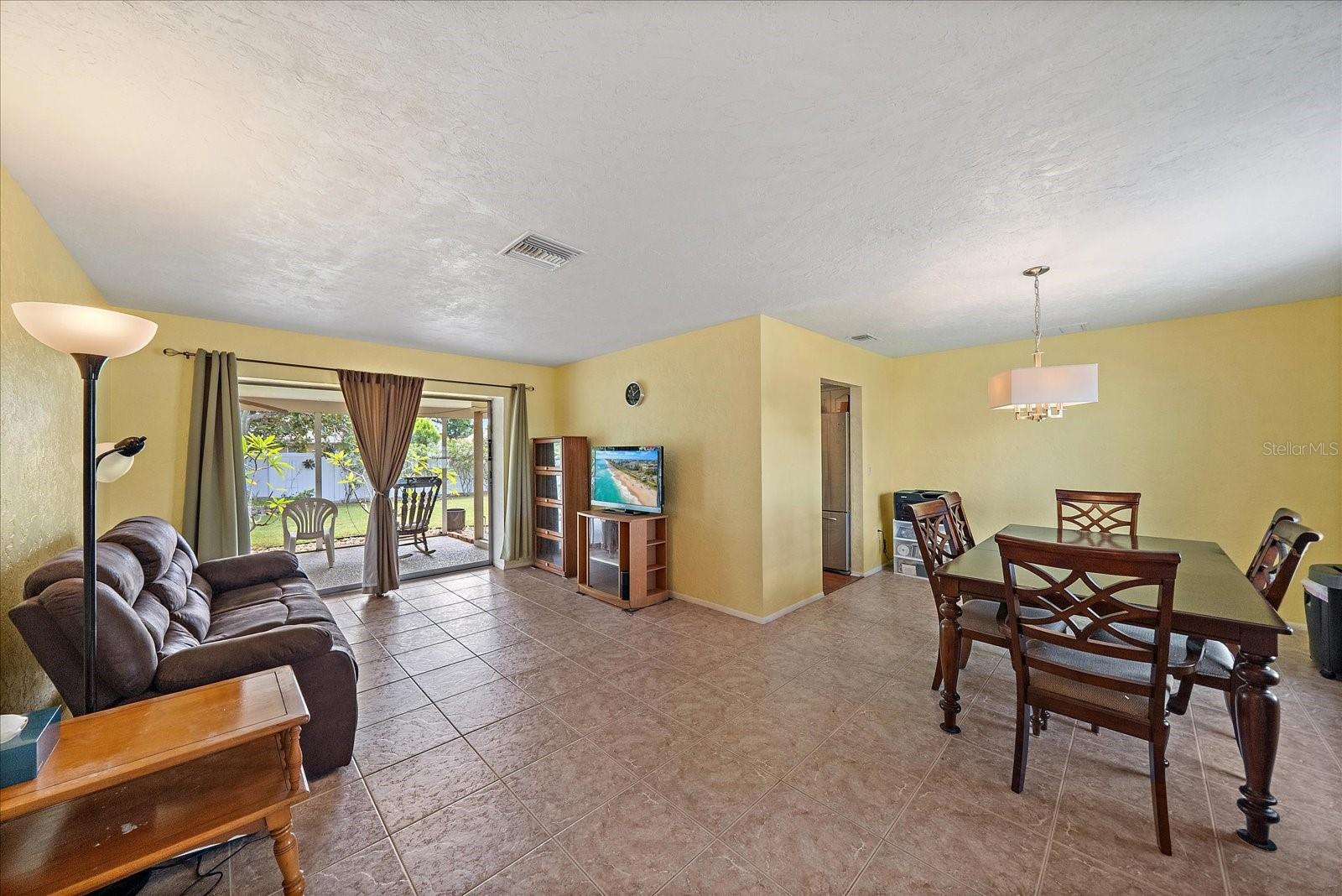 Image 8 of 26 For 7403 14th Avenue W