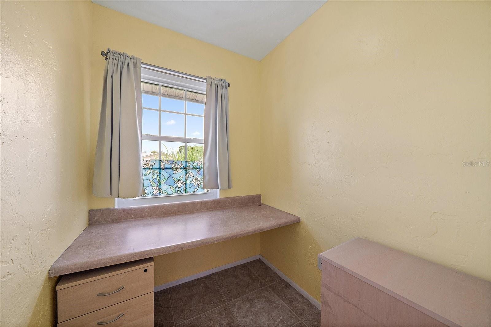 Image 9 of 26 For 7403 14th Avenue W