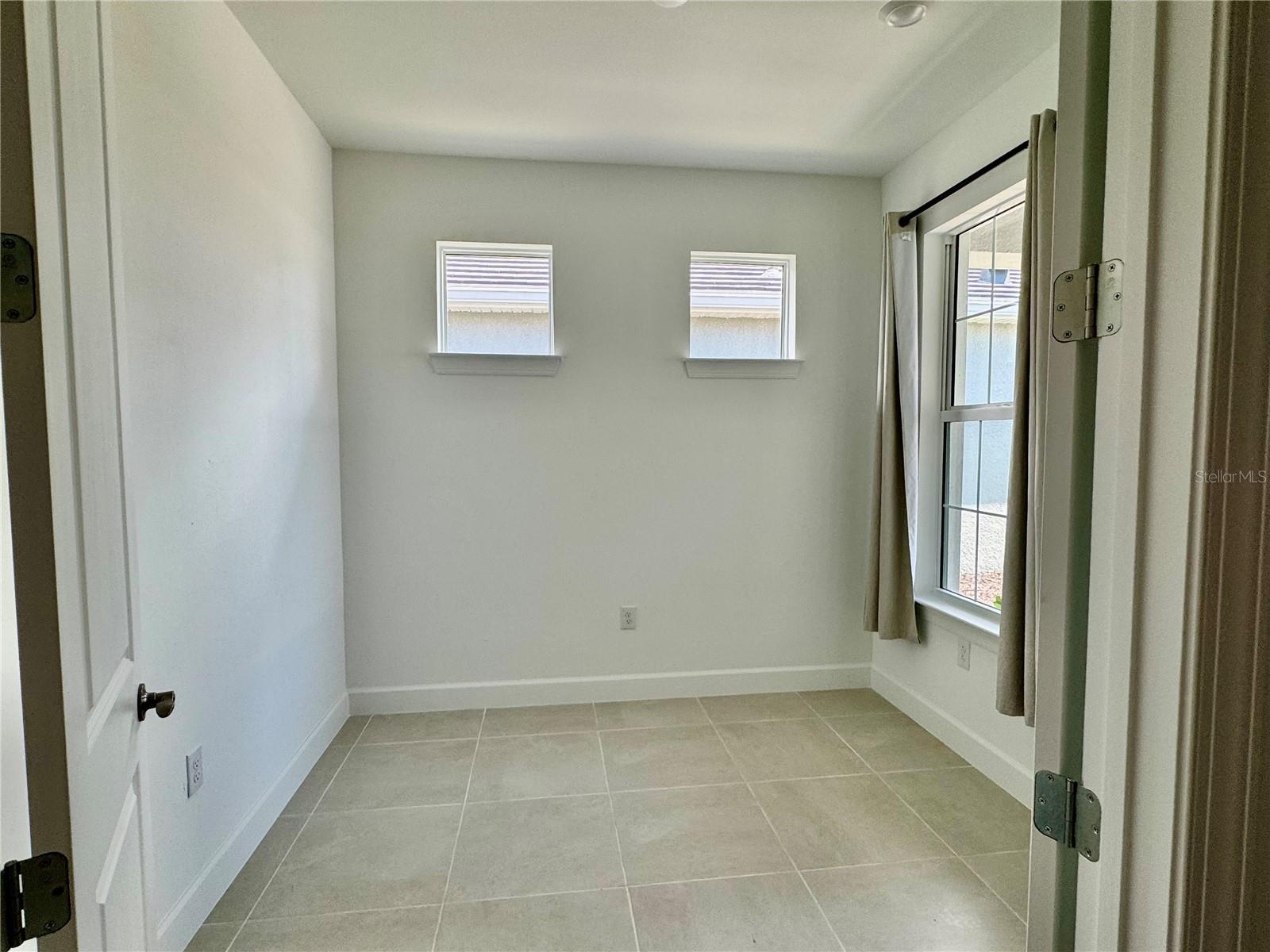 Image 15 of 53 For 10478 Sea Breeze Ridge Drive
