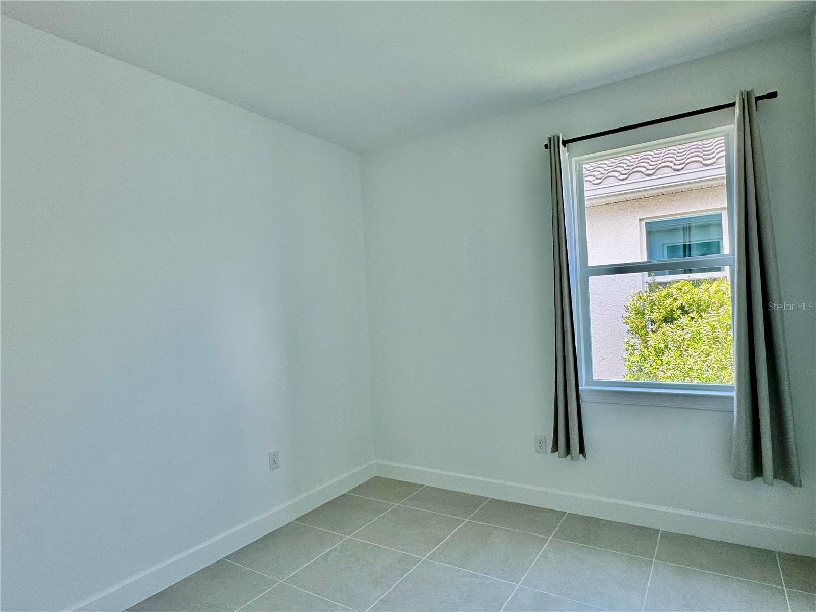 Image 9 of 53 For 10478 Sea Breeze Ridge Drive