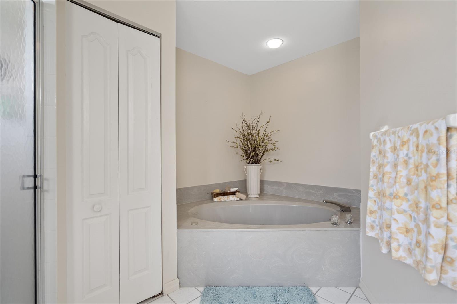 Image 14 of 41 For 1830 Killdeer Court