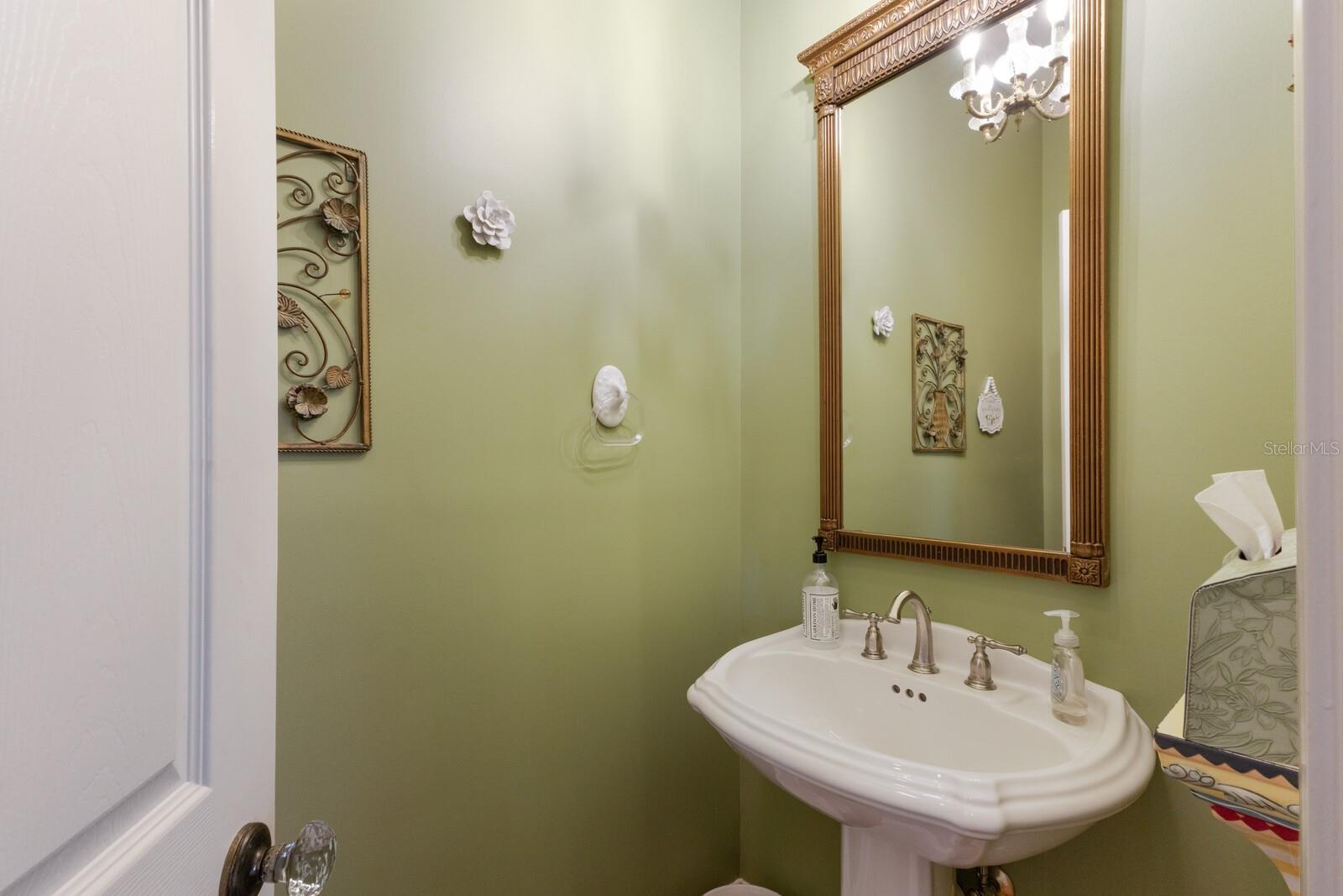 Image 24 of 65 For 702 32nd Avenue W