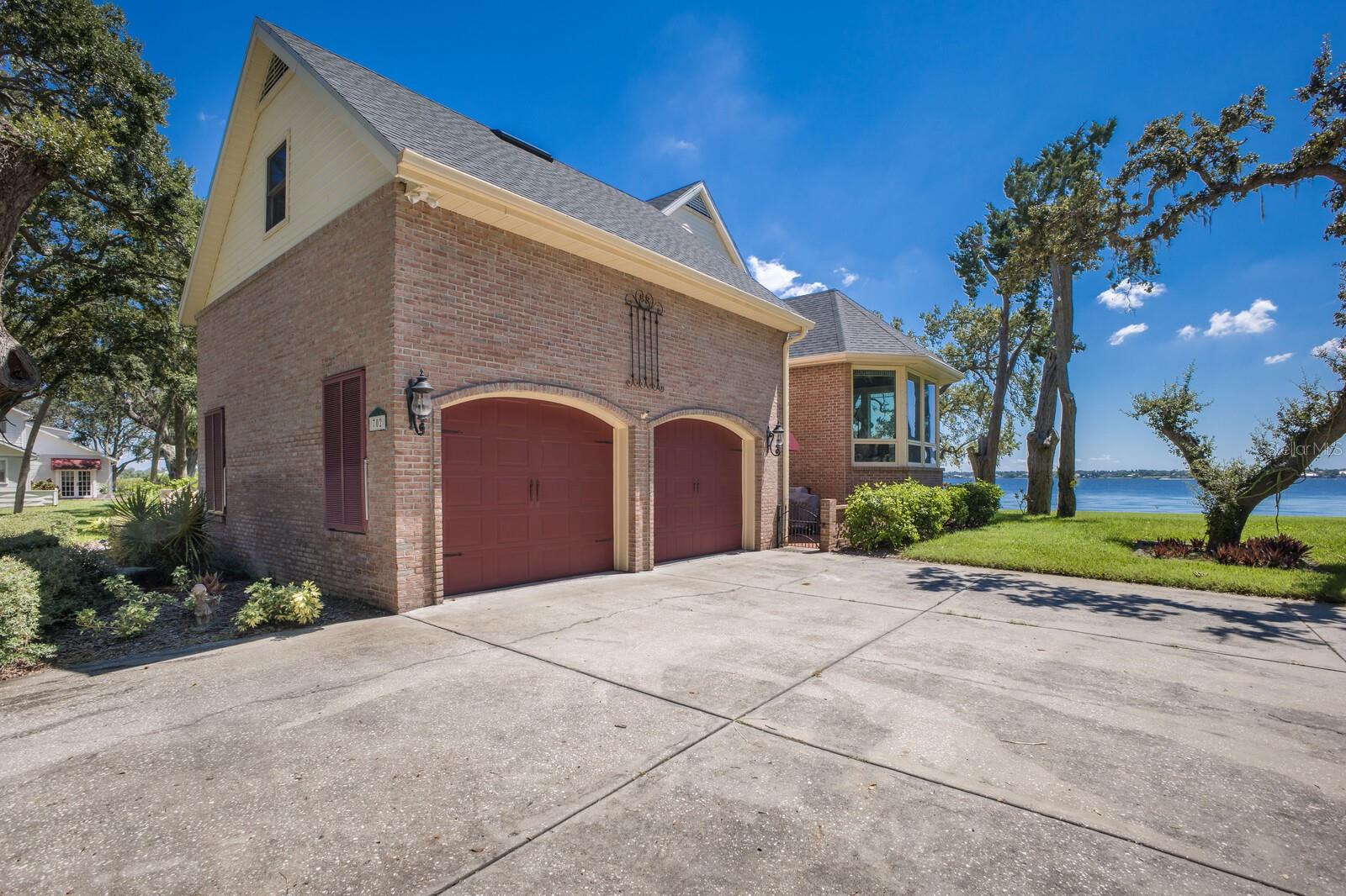 Image 36 of 65 For 702 32nd Avenue W