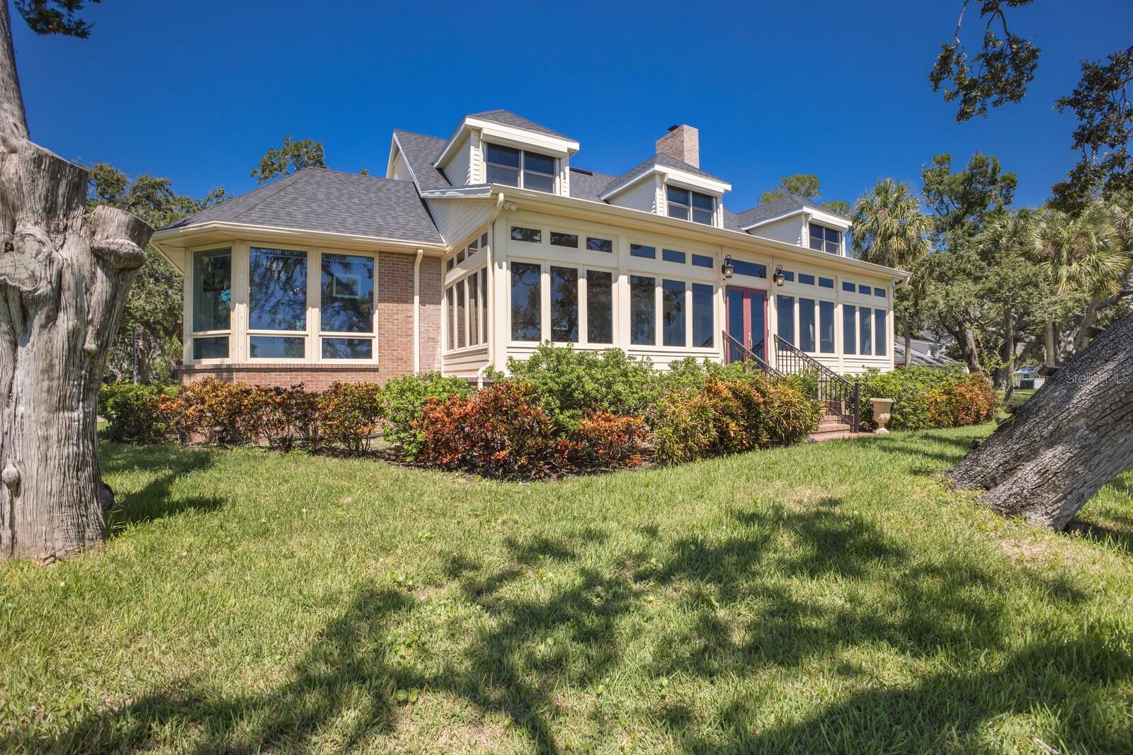 Image 41 of 65 For 702 32nd Avenue W