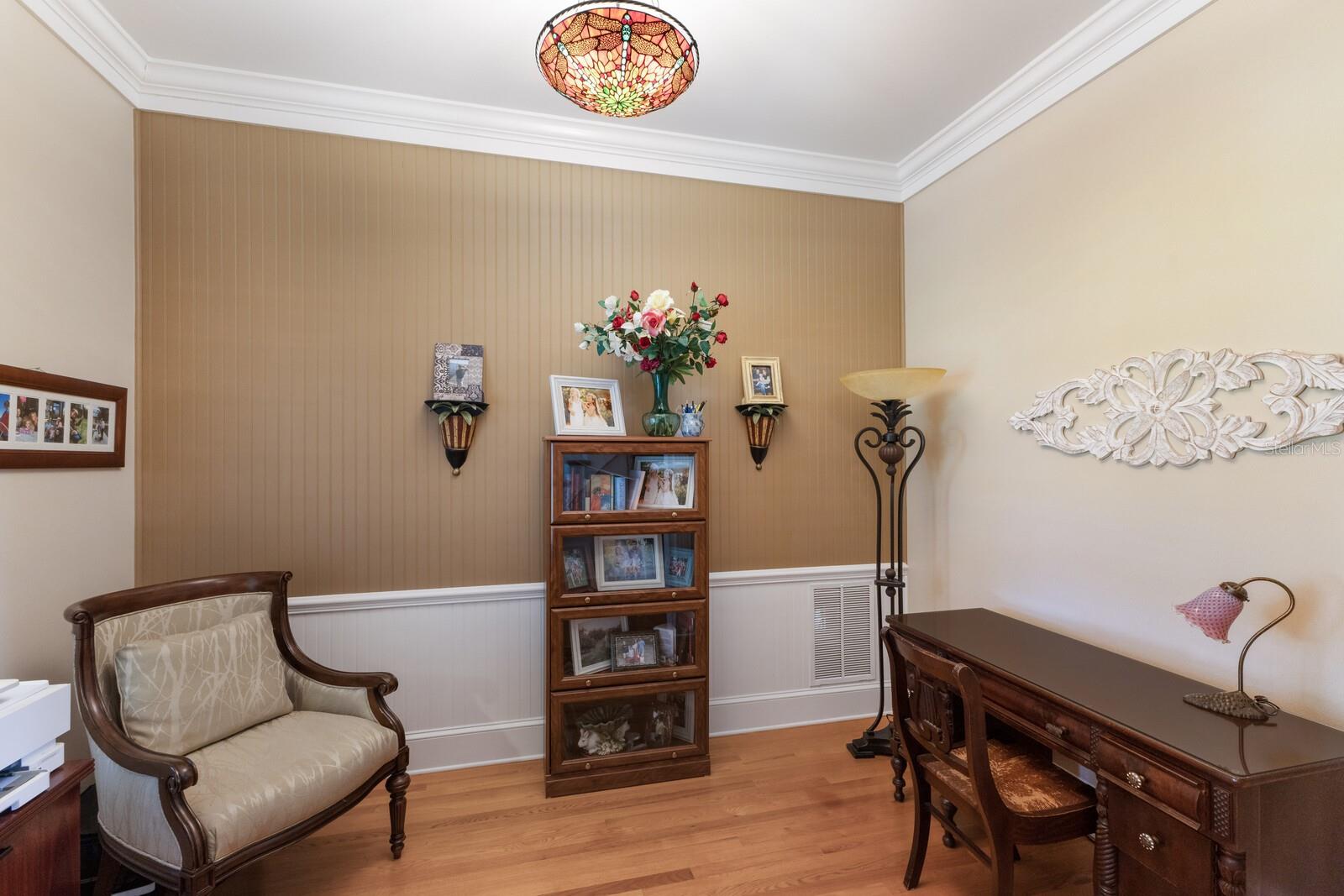 Image 9 of 65 For 702 32nd Avenue W