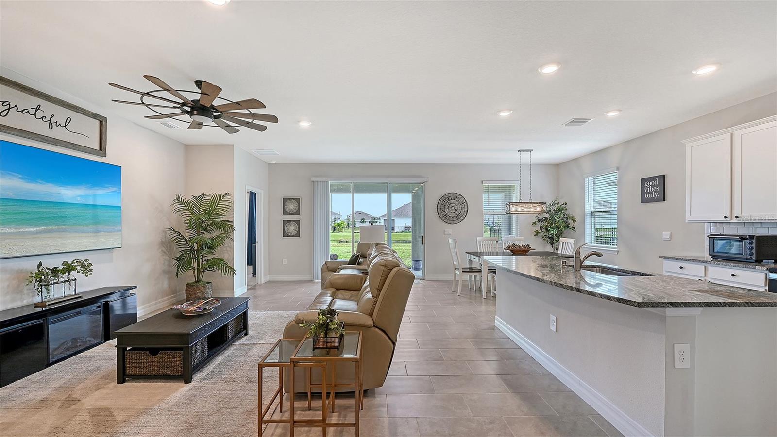 Image 11 of 45 For 17759 Cantarina Cove