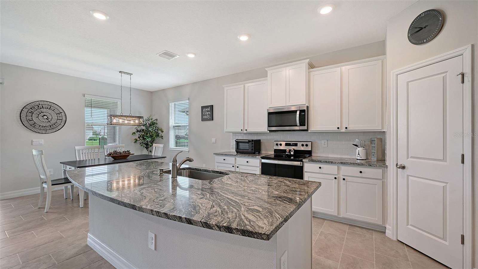 Image 12 of 45 For 17759 Cantarina Cove