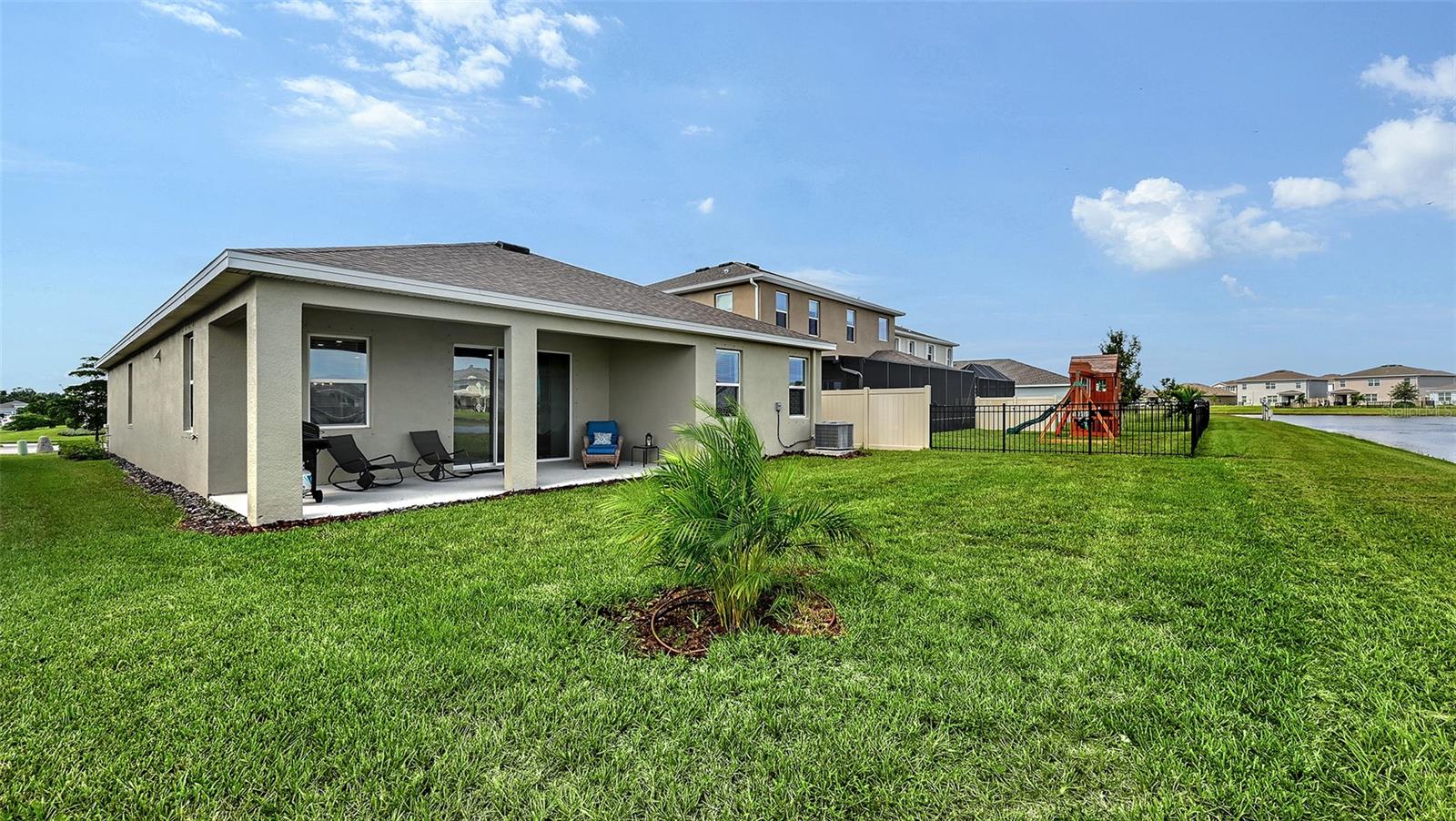 Image 36 of 45 For 17759 Cantarina Cove