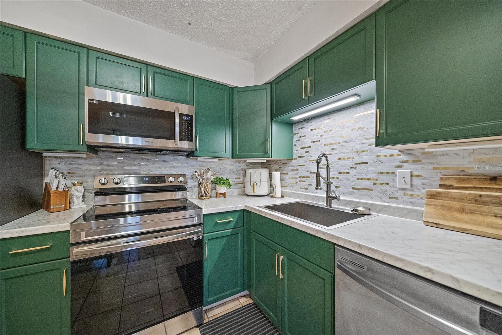 Image 12 of 27 For 4004 8th Street Court E