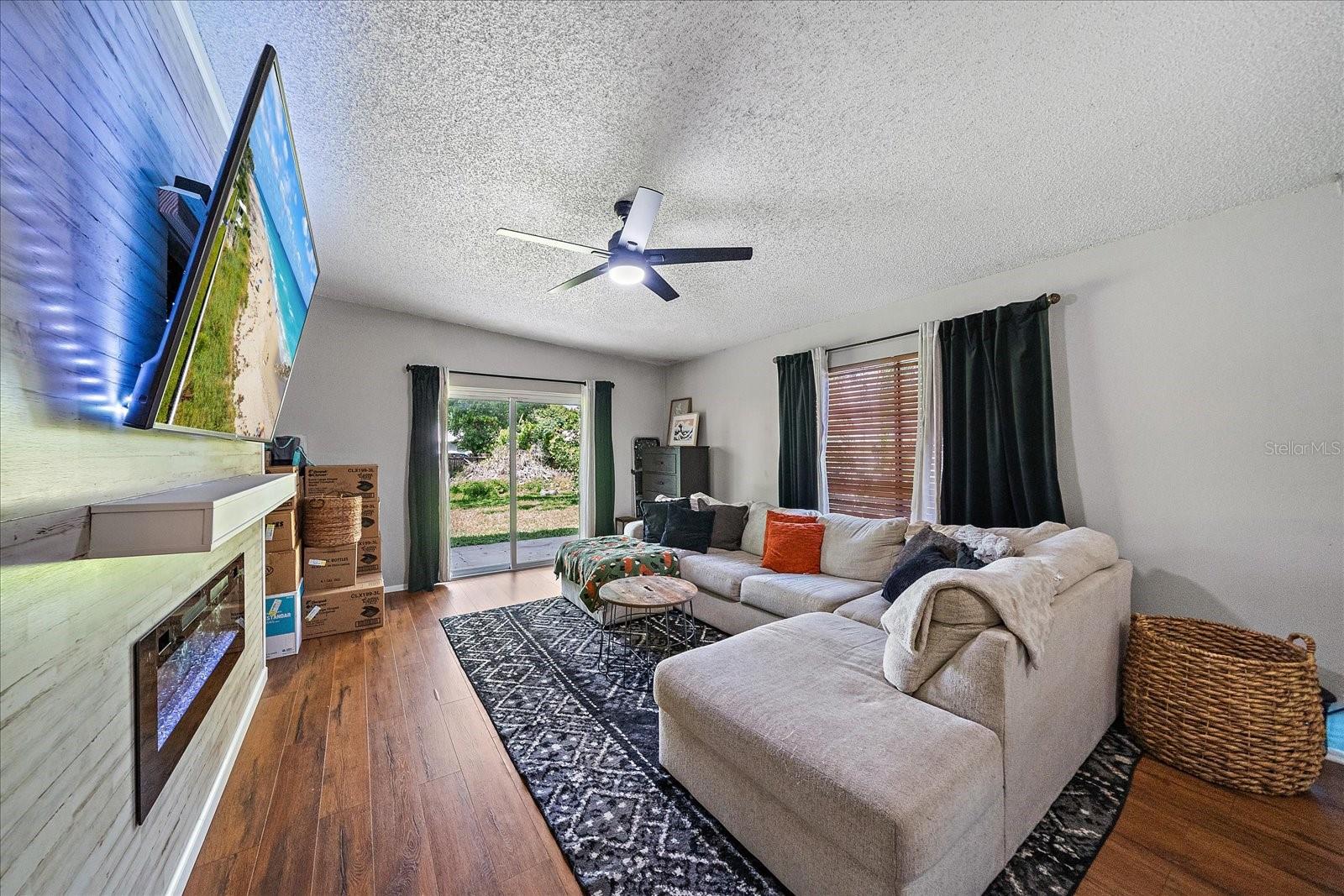 Image 15 of 27 For 4004 8th Street Court E