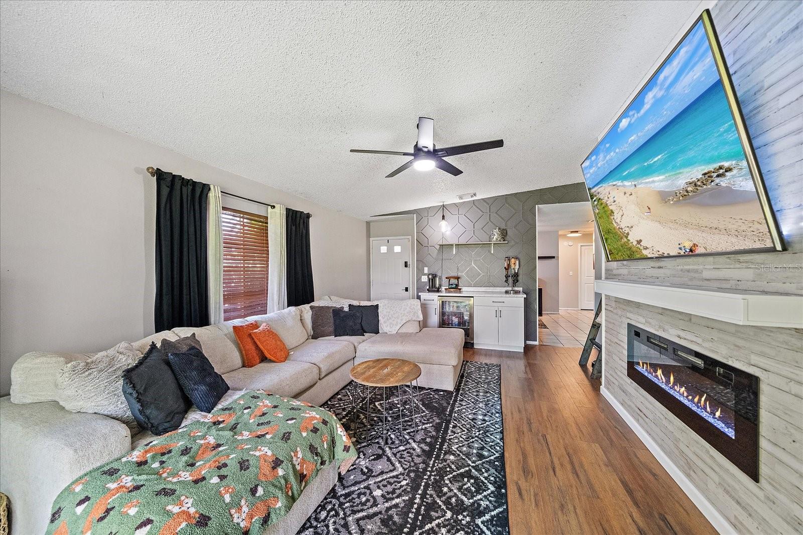 Image 17 of 27 For 4004 8th Street Court E