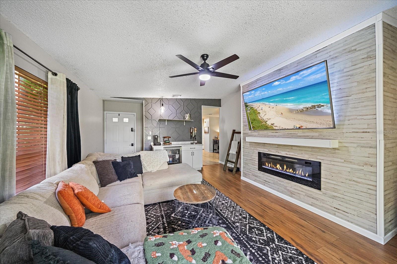 Image 18 of 27 For 4004 8th Street Court E