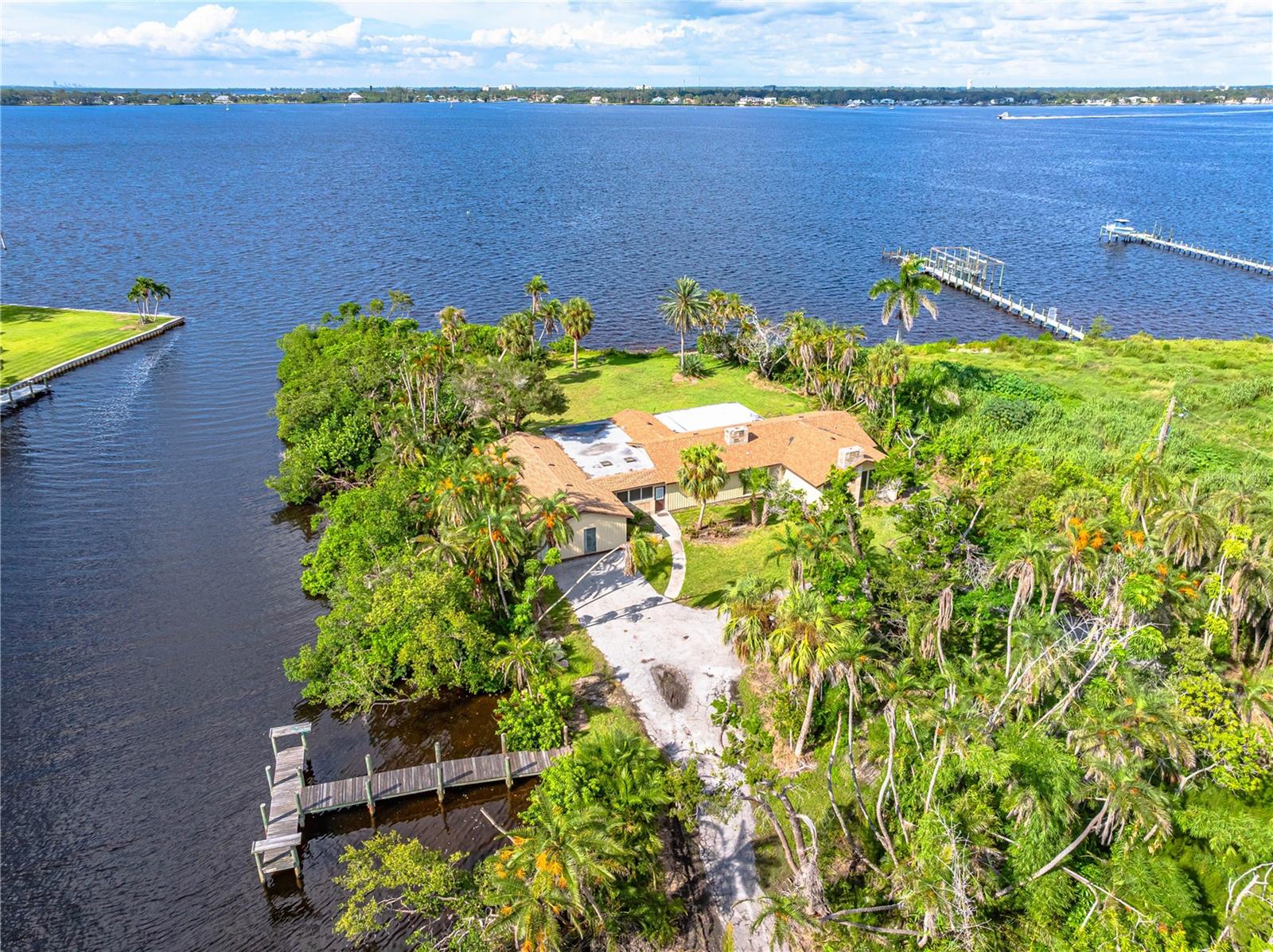 Image 8 of 28 For 3620 Riverview Boulevard