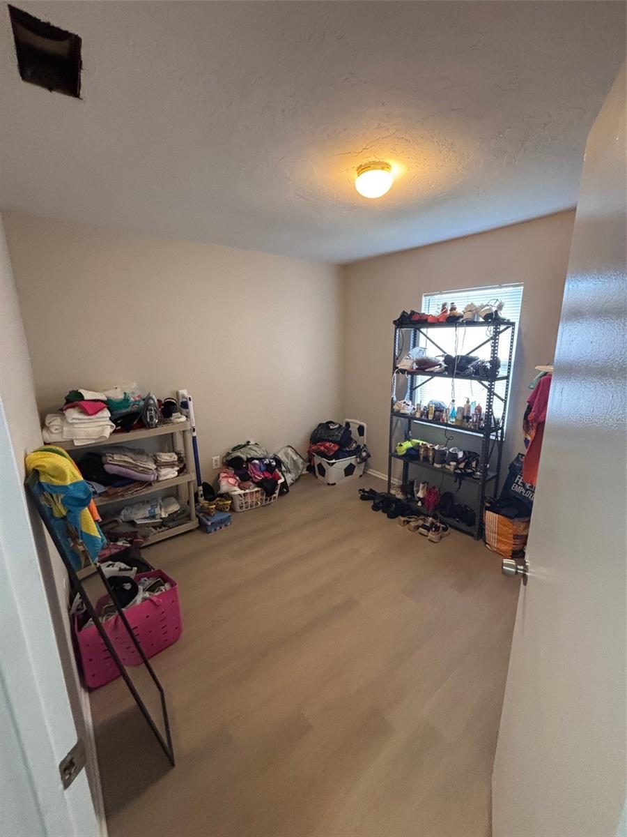Image 12 of 29 For 2381 Leon Avenue