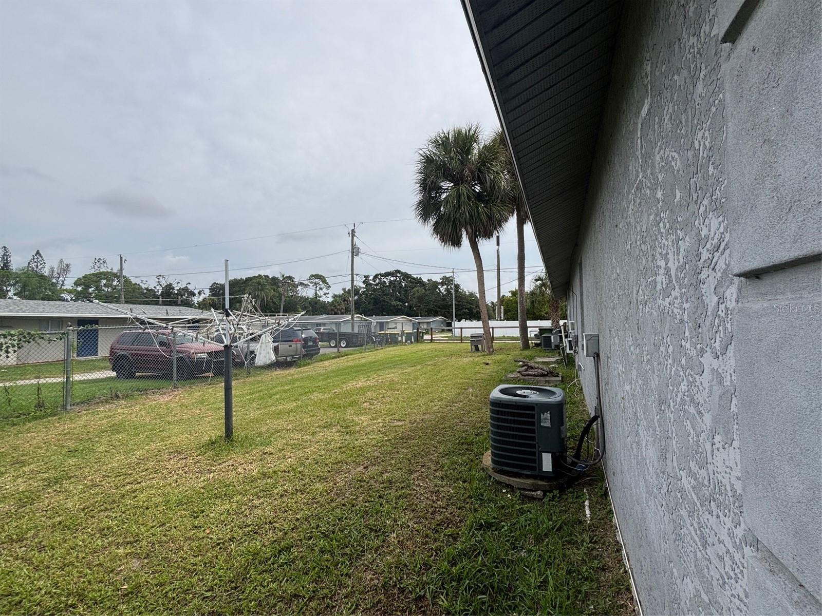 Image 6 of 29 For 2381 Leon Avenue
