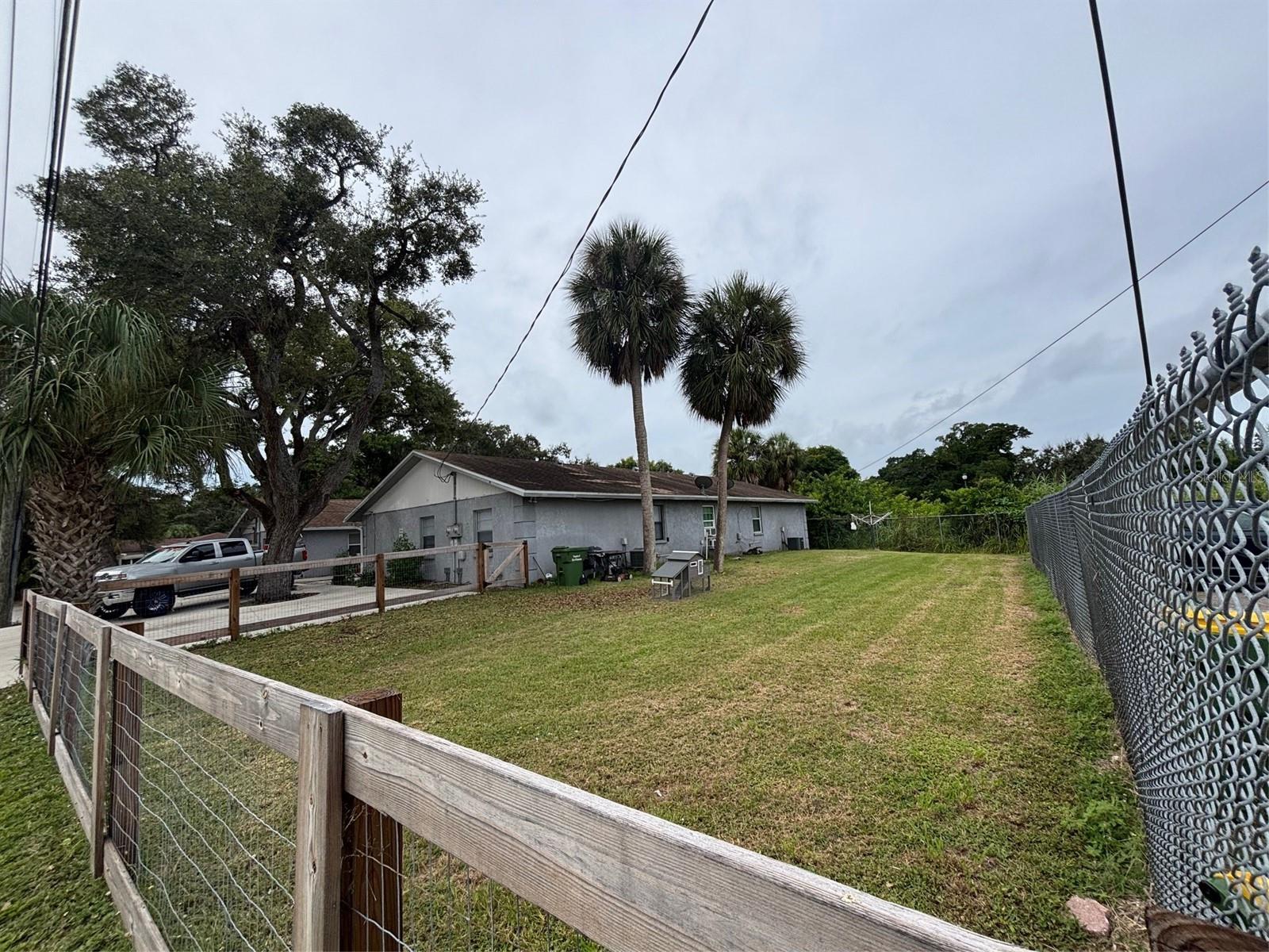 Image 9 of 29 For 2381 Leon Avenue